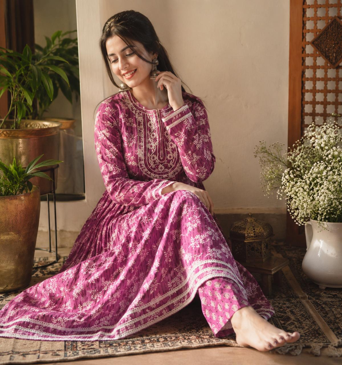 Vérale Rose Petal Classic Kurta Set